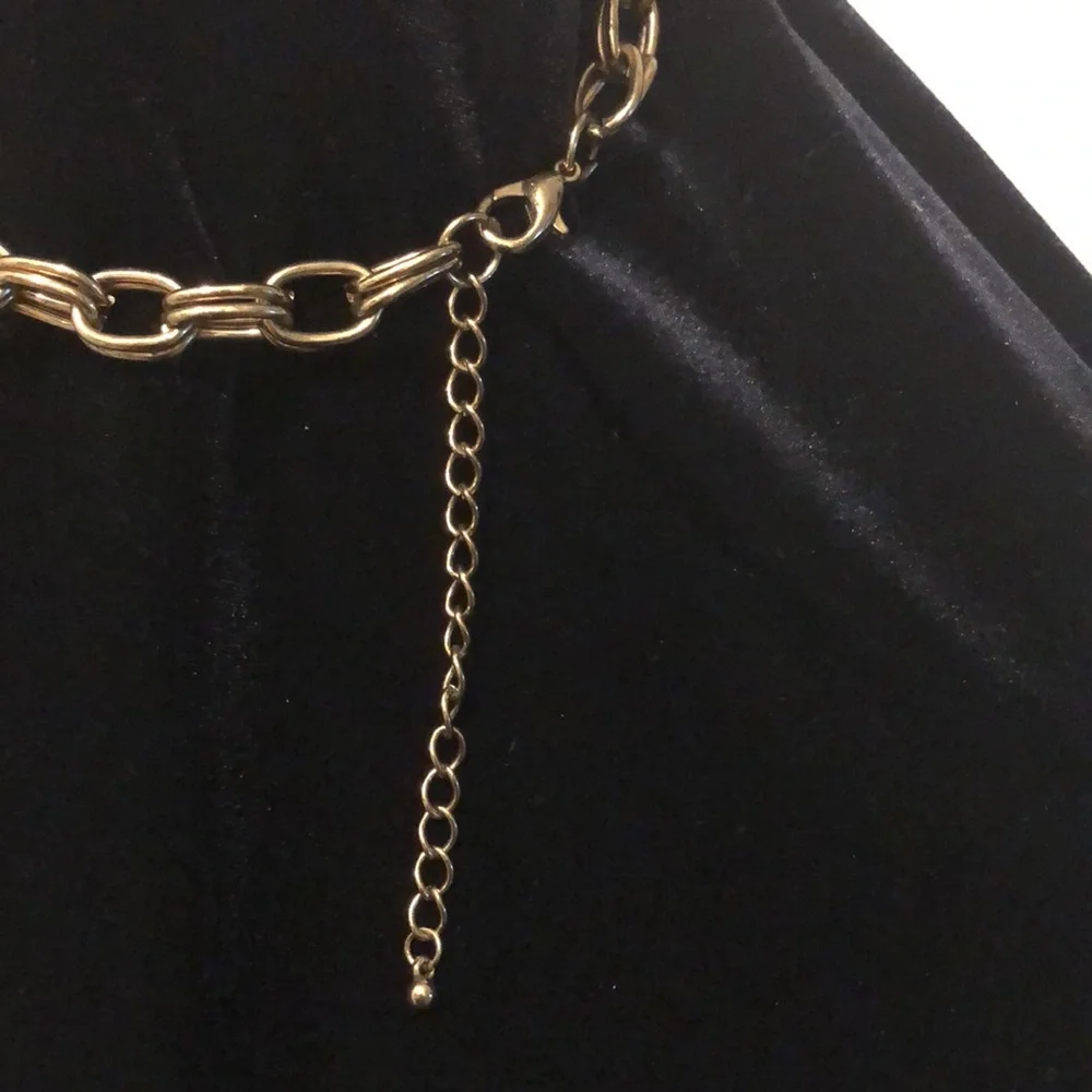 Rhinestone Choker Necklace - Picture 4 of 6